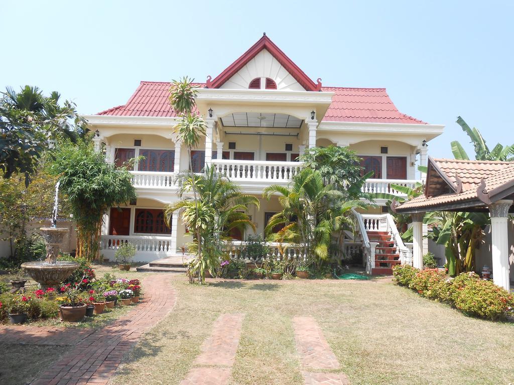 Mali Guesthouse Muang Không Esterno foto